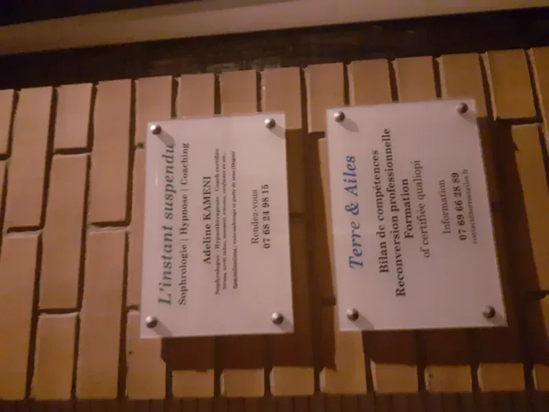 Image 2 de Adeline KAMENI